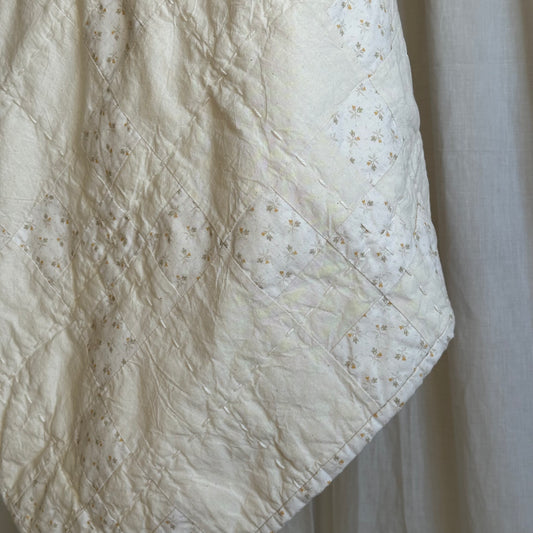 Dainty Floral in Gold and Natural